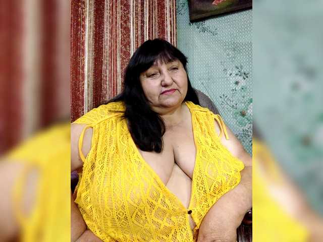 Nezsbudka live cam on BongaCams