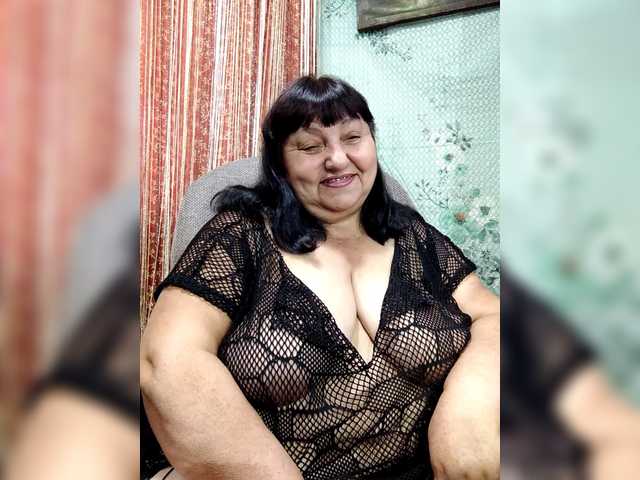 Nezsbudka live cam on BongaCams