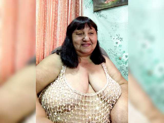 Nezsbudka live cam on BongaCams