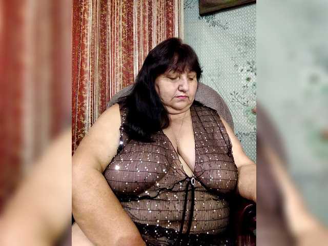 Nezsbudka live cam on BongaCams