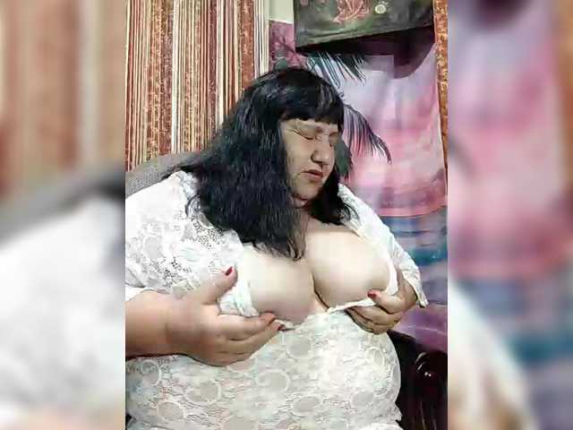 Nezsbudka's BongaCams show and profile