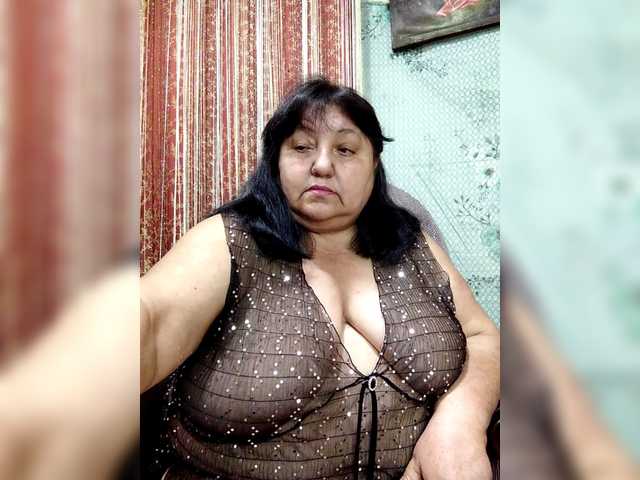 Nezsbudka live cam on BongaCams