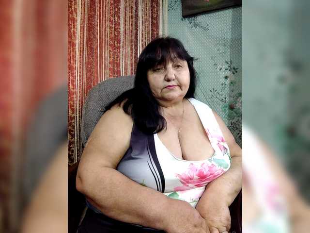 Nezsbudka live cam on BongaCams