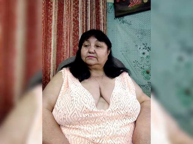 Nezsbudka live cam on BongaCams