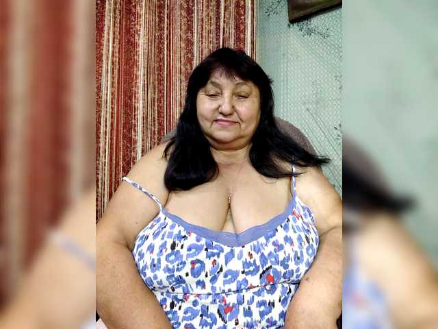 Nezsbudka live cam on BongaCams