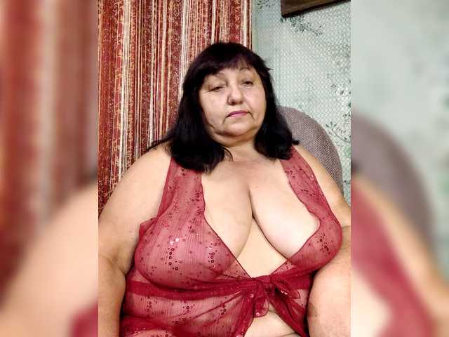 Nezsbudka live cam on BongaCams