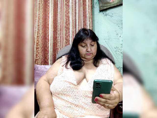 Nezsbudka live cam on BongaCams