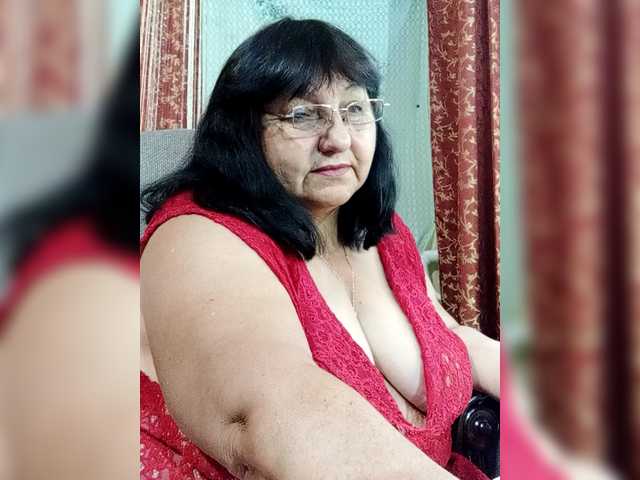 Nezsbudka live cam on BongaCams