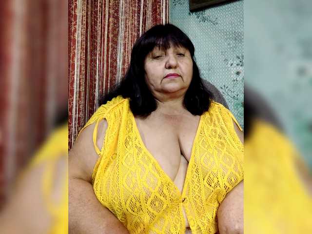 Nezsbudka live cam on BongaCams