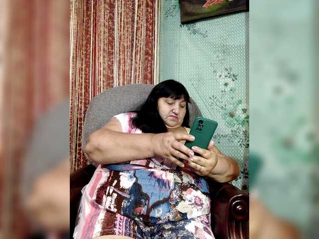 Nezsbudka live cam on BongaCams