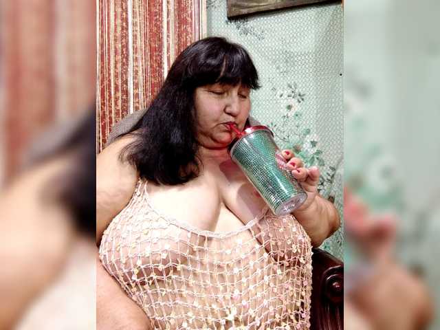 Nezsbudka live cam on BongaCams