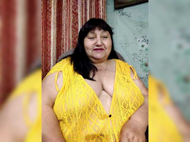 Nezsbudka live cam on BongaCams