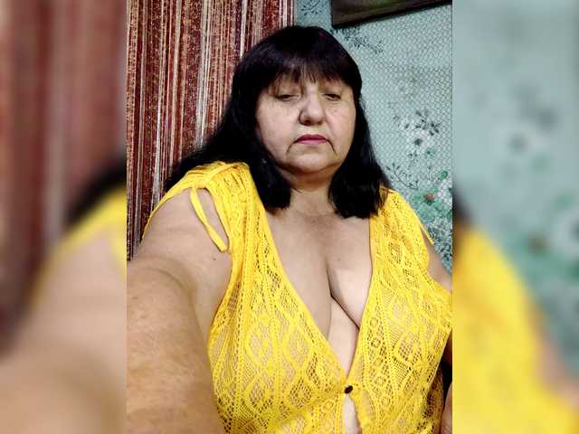 Nezsbudka live cam on BongaCams