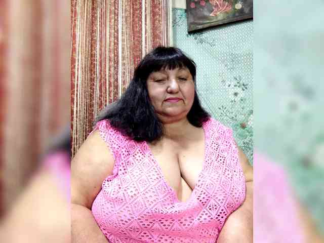 Nezsbudka live female cam on bongacams