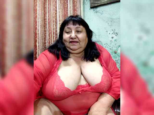 Nezsbudka live female cam on bongacams