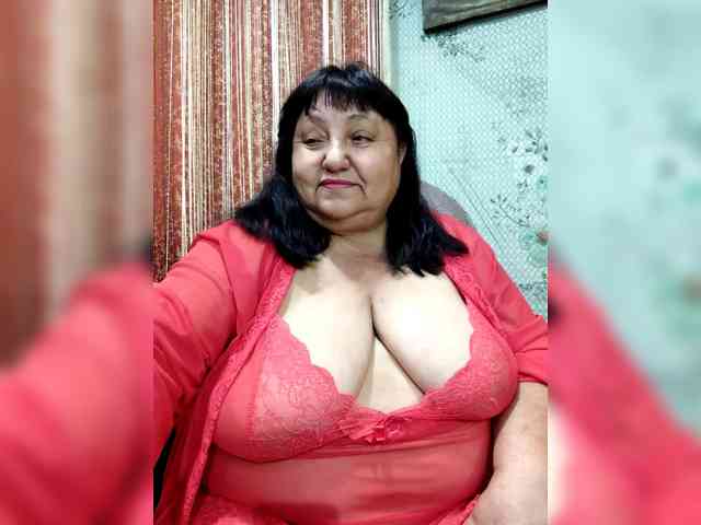 Nezsbudka live female cam on bongacams