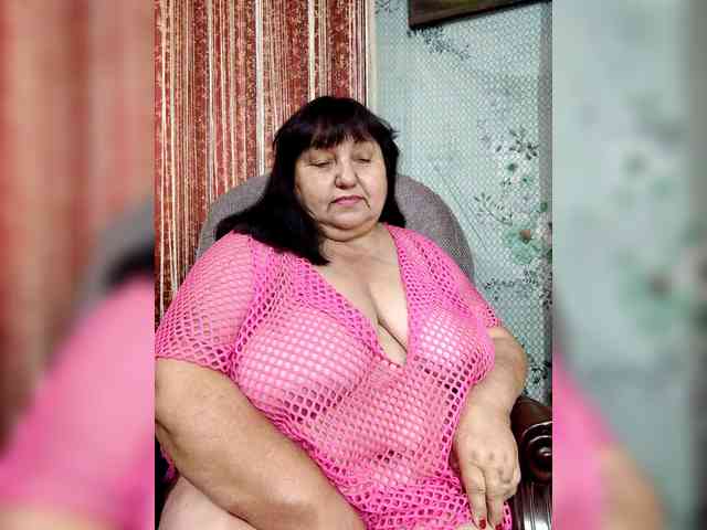Nezsbudka live female cam on bongacams