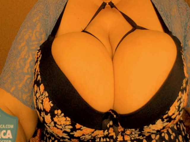 Favoriteboobs44Nika live cam