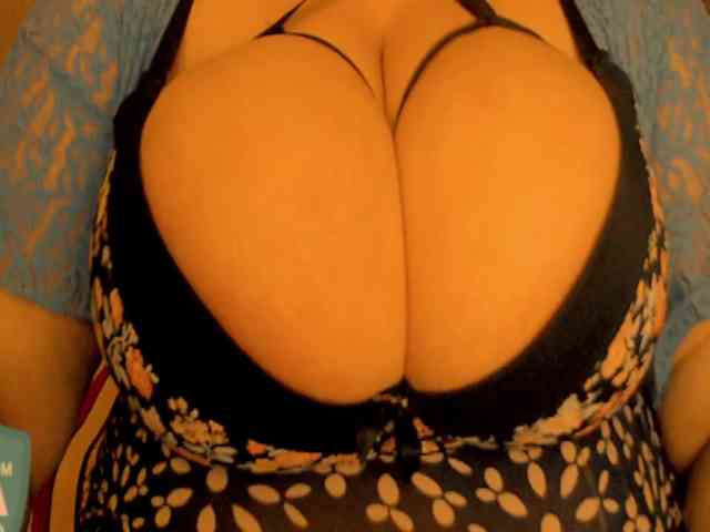 Favoriteboobs44Nika webcam