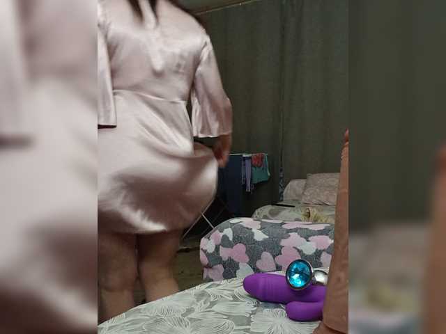 IRUSIK11 live cam on BongaCams
