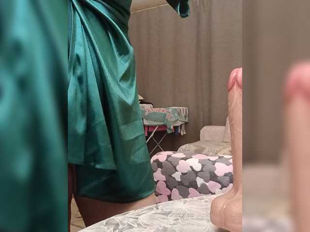 IRUSIK11 live cam on BongaCams