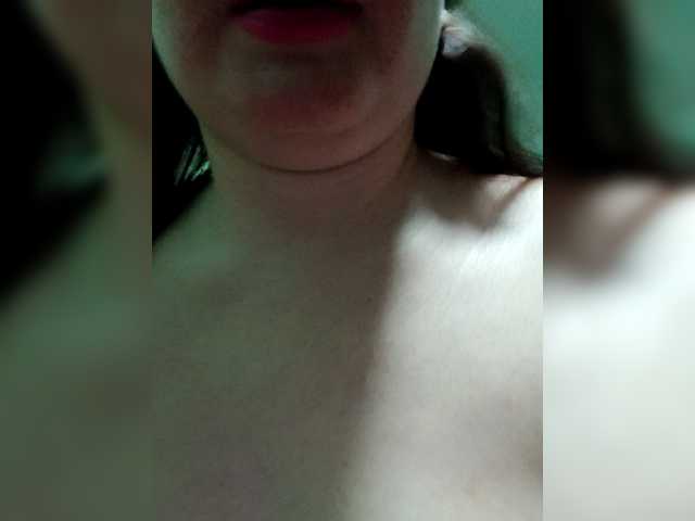 IRUSIK11 live cam on BongaCams