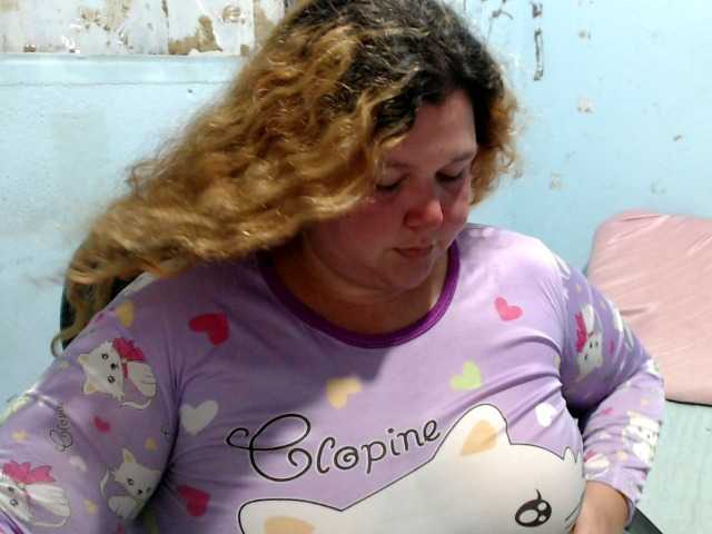 squirtbbw live webcam show