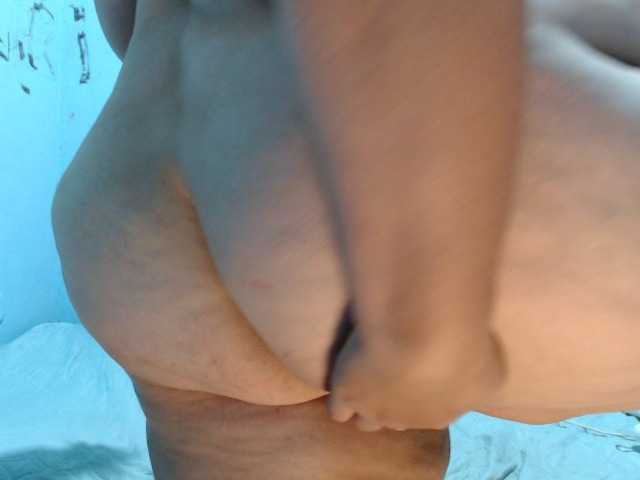 squirtbbw live webcam show