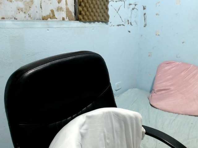 squirtbbw live webcam show