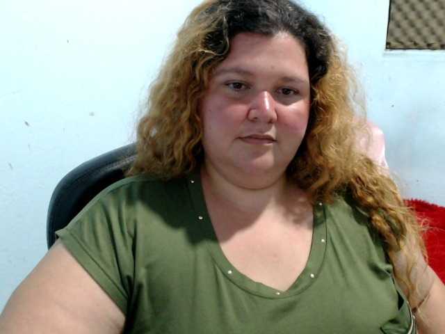 squirtbbw — live female cam