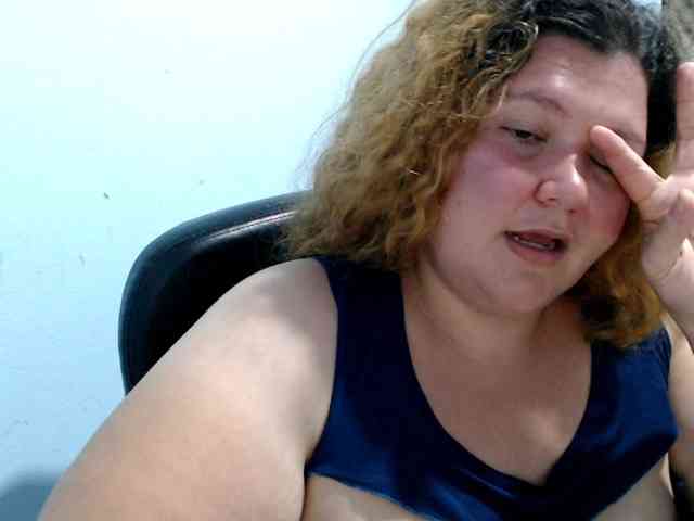 squirtbbw's live room