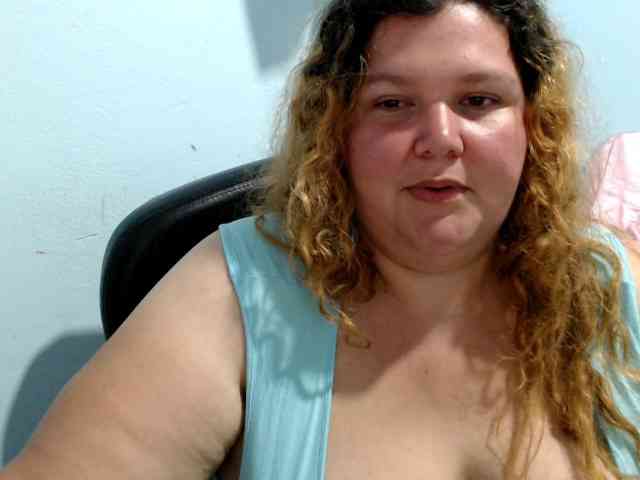 squirtbbw's webcam live show