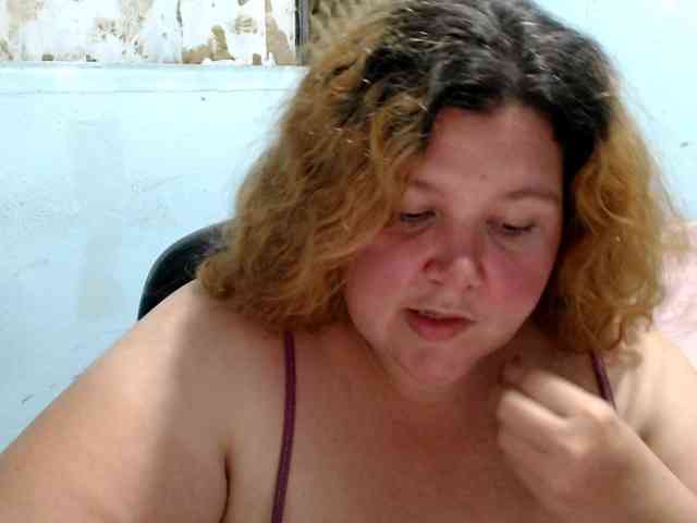 squirtbbw's live room