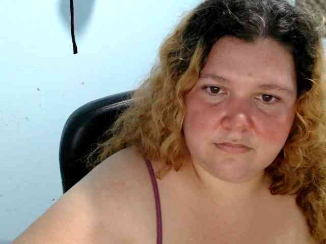 squirtbbw's live room