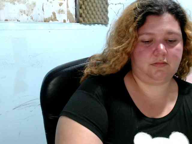 squirtbbw's live room