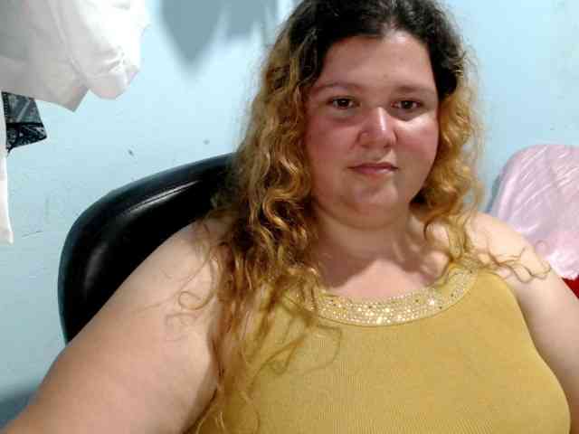 squirtbbw's live room