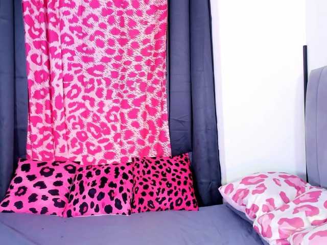 CristalJimenz live cam on BongaCams