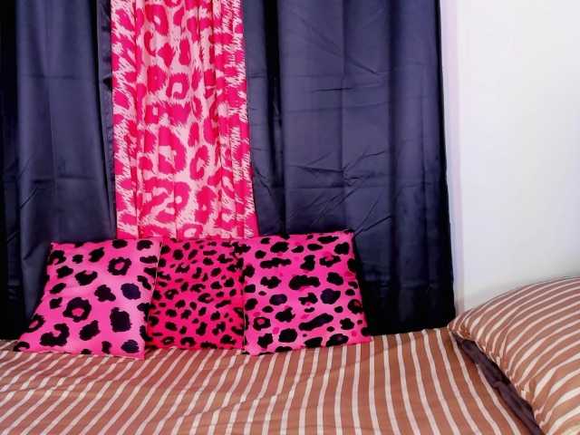 CristalJimenz live cam on BongaCams