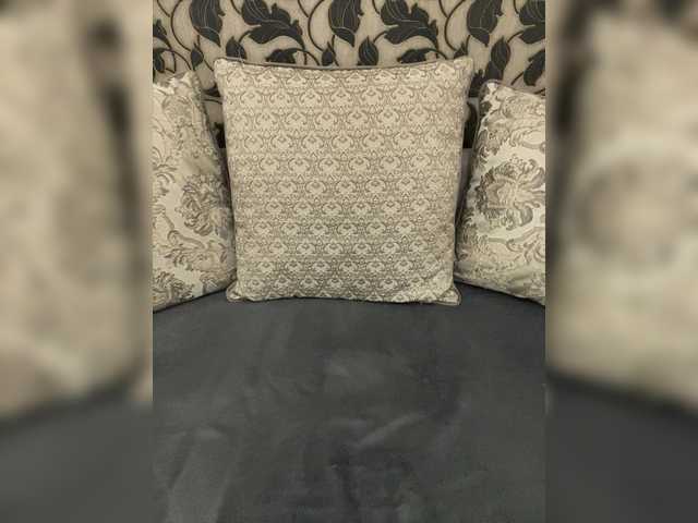 Raduga-25's BongaCams show and profile