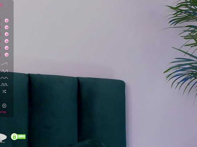 Minelliss live webcam show