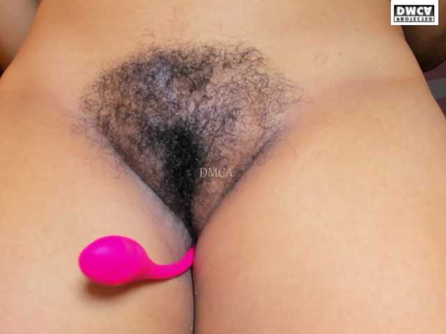 LoveQuinn live cam on BongaCams
