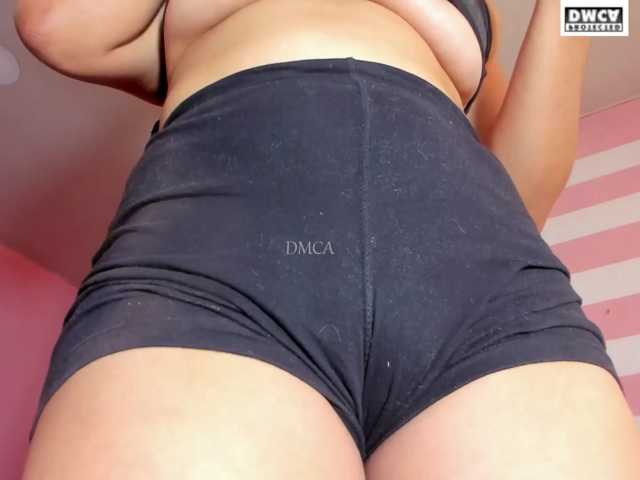 LoveQuinn live cam on BongaCams