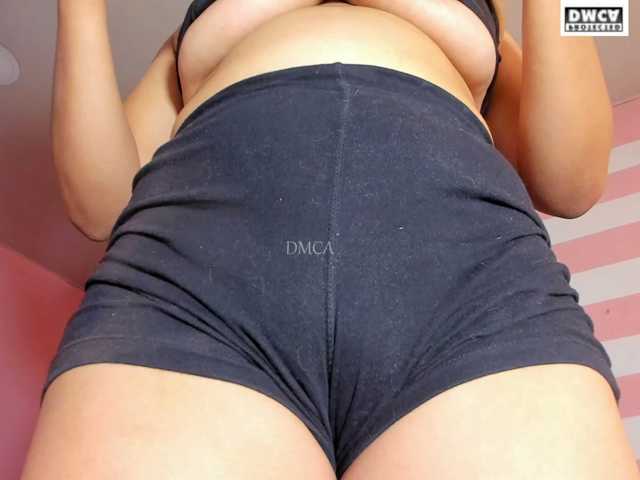 LoveQuinn live cam on BongaCams