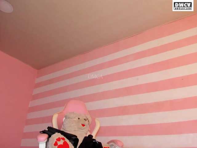 LoveQuinn live cam on BongaCams