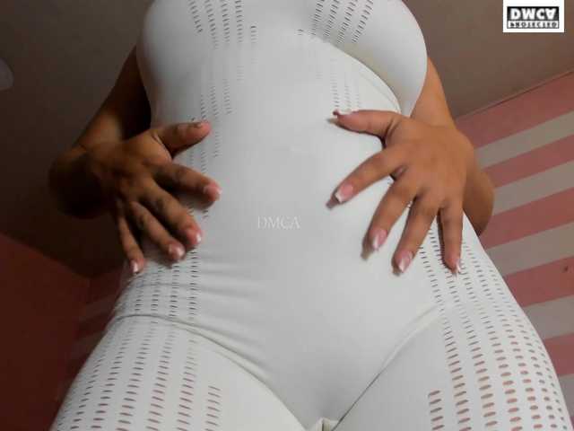 LoveQuinn live cam on BongaCams