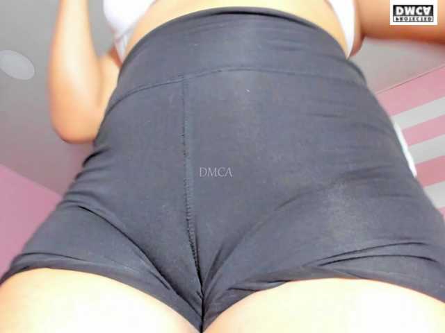 LoveQuinn live cam on BongaCams