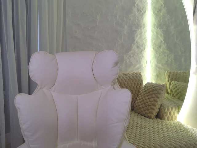 le modèle Moniqque est en webcam porno dans un show sur le site bongacams, il possède les tags suivants: White/Caucasian,Brunette,Shaved