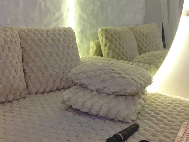 Moniqque live webcam show