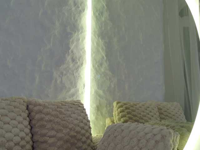Moniqque live cam preview
