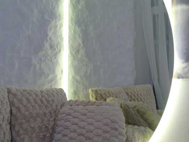Moniqque live webcam show